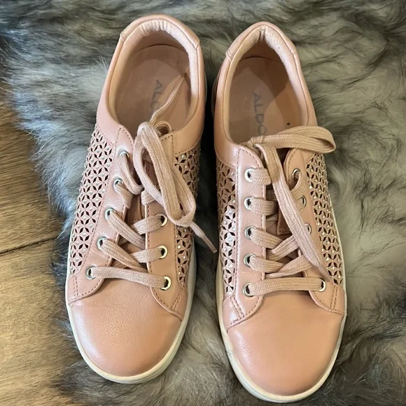 Aldo pink sparkling sneakers! Size 6 - Picture 7 of 7